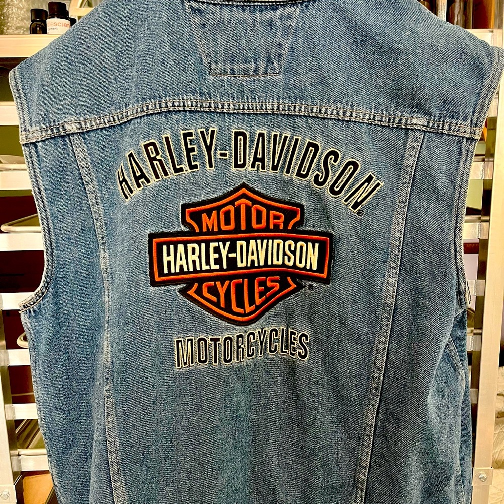 Men’s XL Harley Davidson Denim Vest With Back Patch